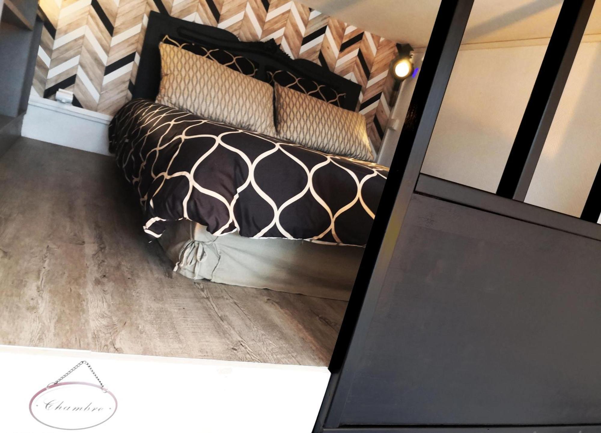 L'intimiste: Private Duplex In Saint-lô Apartment *